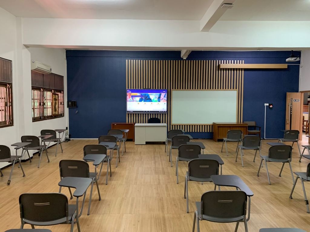 Aktivitas Pembelajaran di Smart Classroom Program Studi Bisnis Digital